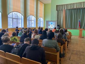 Кинолекторий проекта «Живём для России» прошел в Семенове