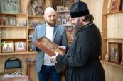 Епископ Городецкий и Ветлужский Парамон посетил фабрику «Городецкая роспись»