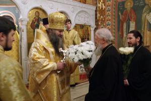 Божественная литургия на подворье Серафимо-Дивеевского монастыря в Москве 