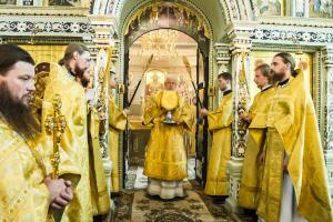 Архиерейская литургия в день всех святых